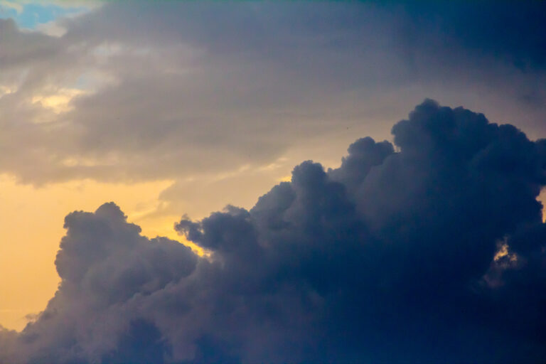 Keine Wolke am Himmel, oder doch?